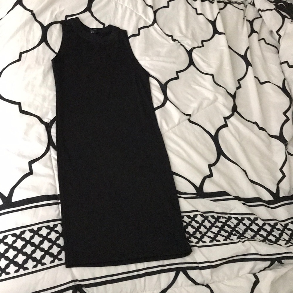 Black stretchy midi dress